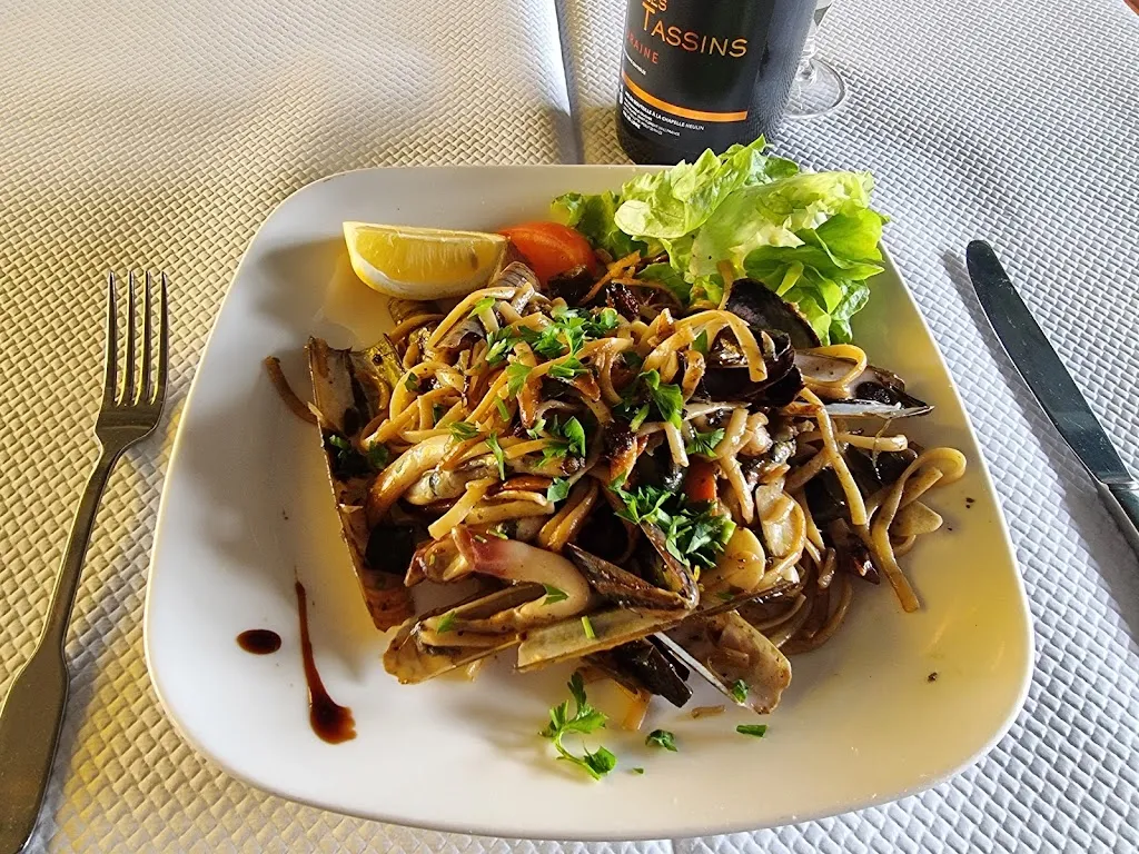 Le Pêcheur Restaurant_Saint-Trojan-les-Bains_slider_image_2