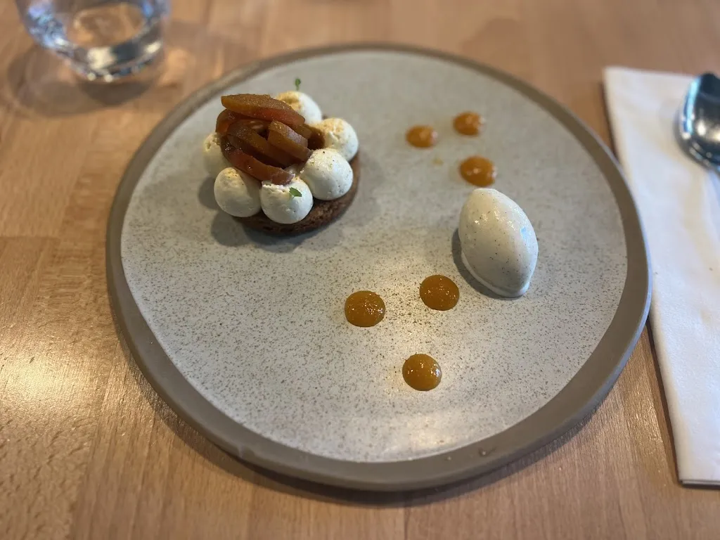 Emily Lee_Le Bouillon_Annecy_recensione