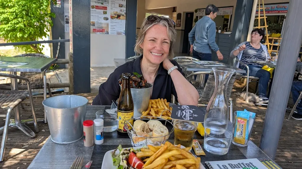 Anthony Jones_Le Buffet de la Gare_Saint-Trojan-les-Bains_review