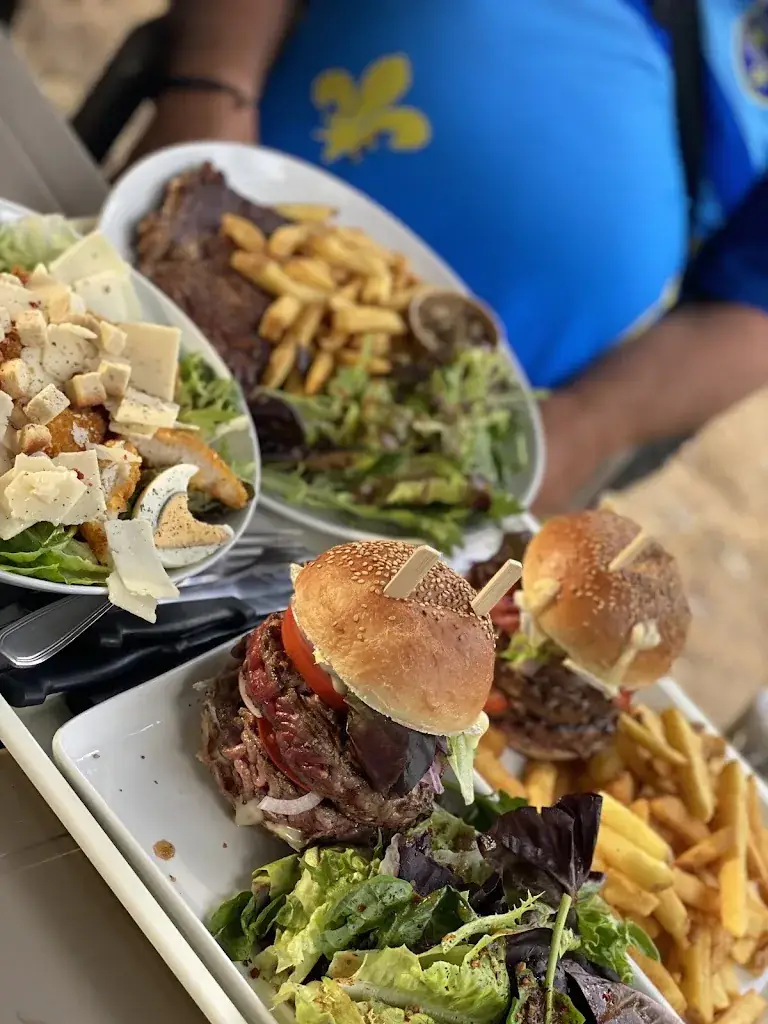 Anne Delage_Buvette du Plan D'eau_Saint-Yrieix-sur-Charente_review