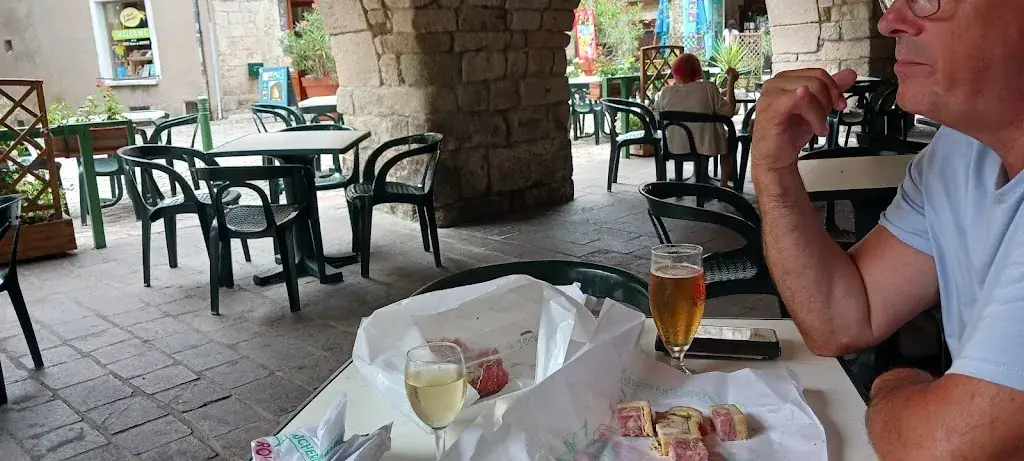 Bar des Arcades_Largentière_slider_image_1