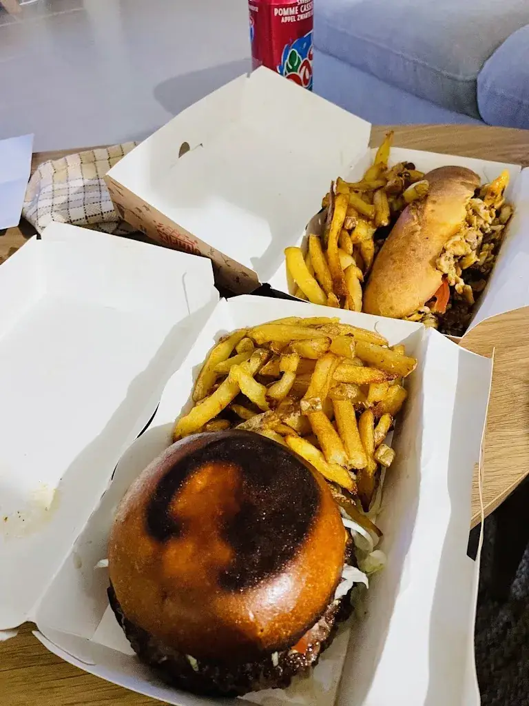 Chez Guig's_Saint-Yzan-de-Soudiac_slider_image_2