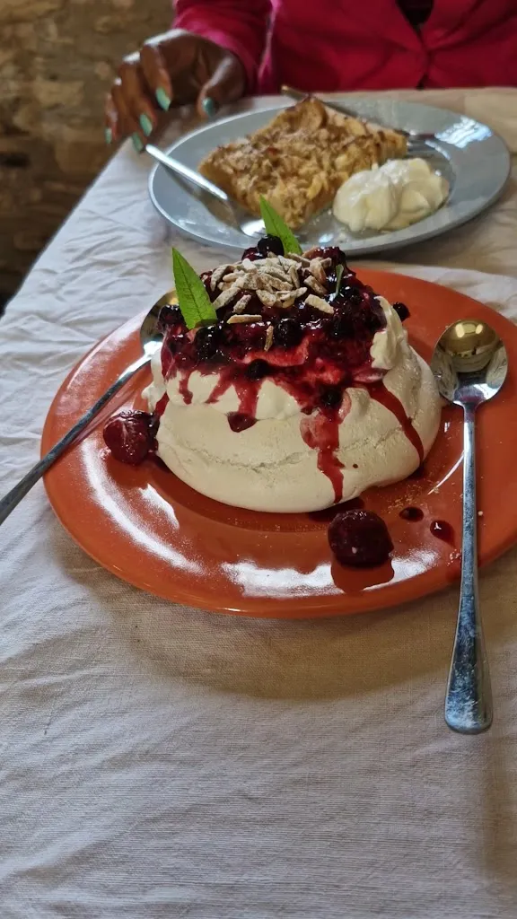 Suzette_Saint-Yrieix-la-Perche_slider_image_2