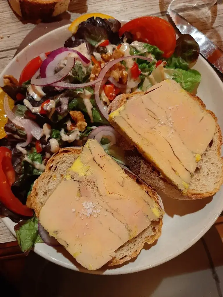 Hang Nguyen_La Grange du Clos de Besse_Saint-Yrieix-la-Perche_review