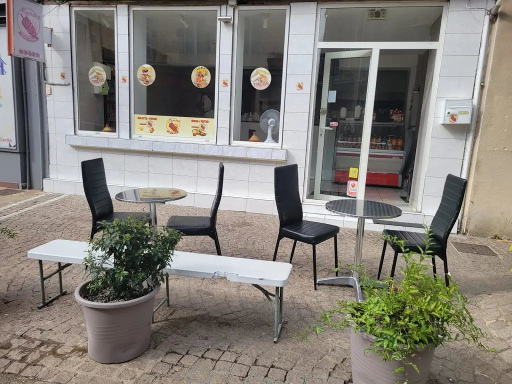 Resto KARWAN restaurant in Saint-Yrieix-la-Perche