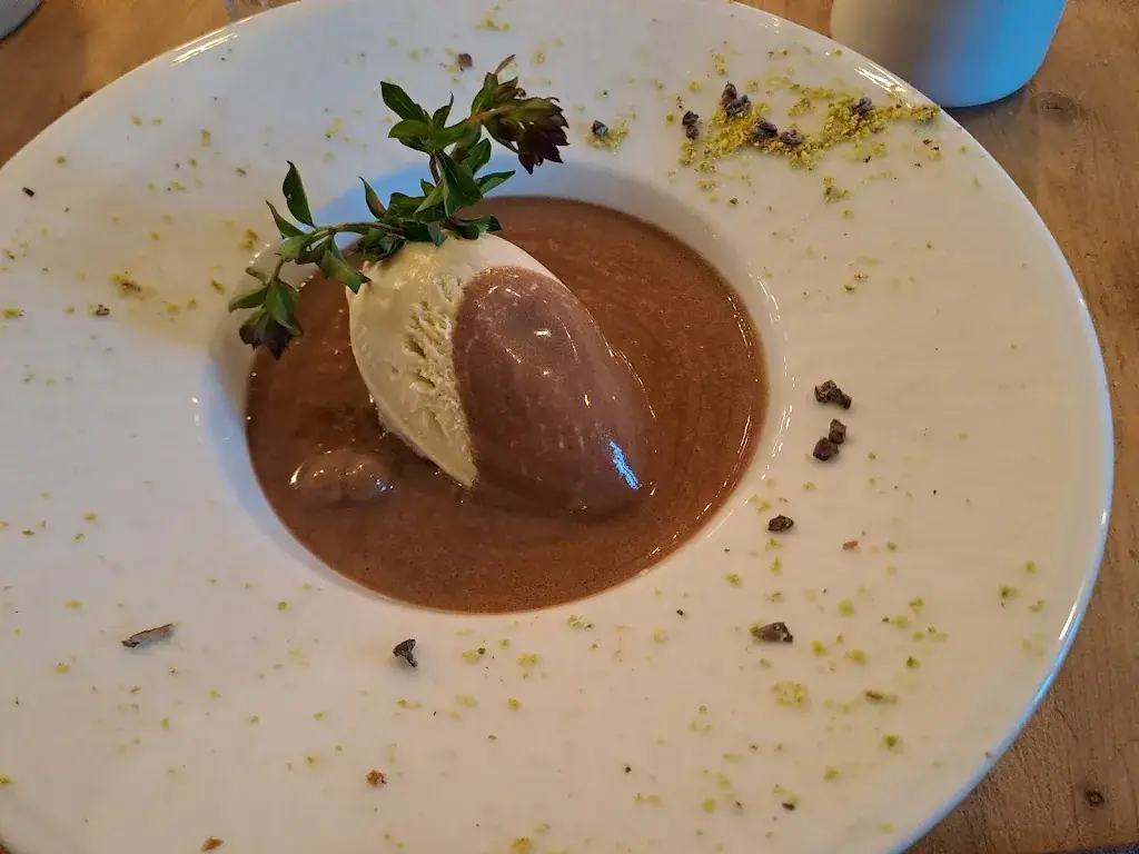 Menu_Aquí e Aura - Restaurant, Taverne contemporaine_Glandon_image_9