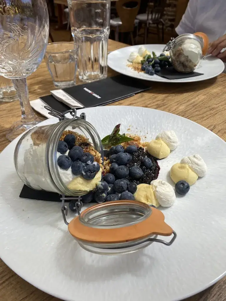 Jenny Arber_Aquí e Aura - Restaurant, Taverne contemporaine_Glandon_review