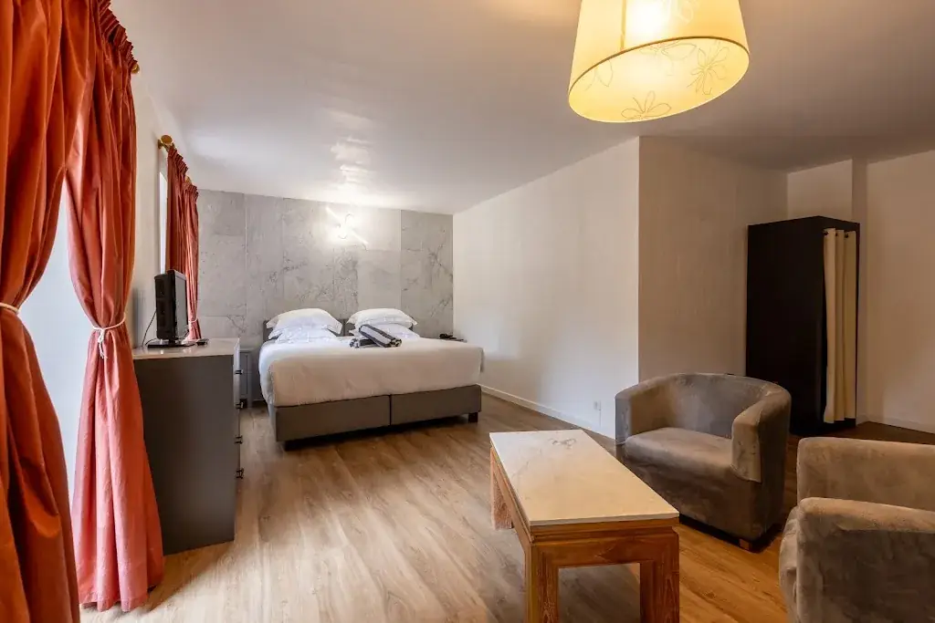 Château De Sanse_Sainte-Radegonde_slider_image_3