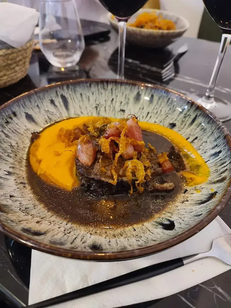 L'Attachant_Sainte-Terre_slider_image_2