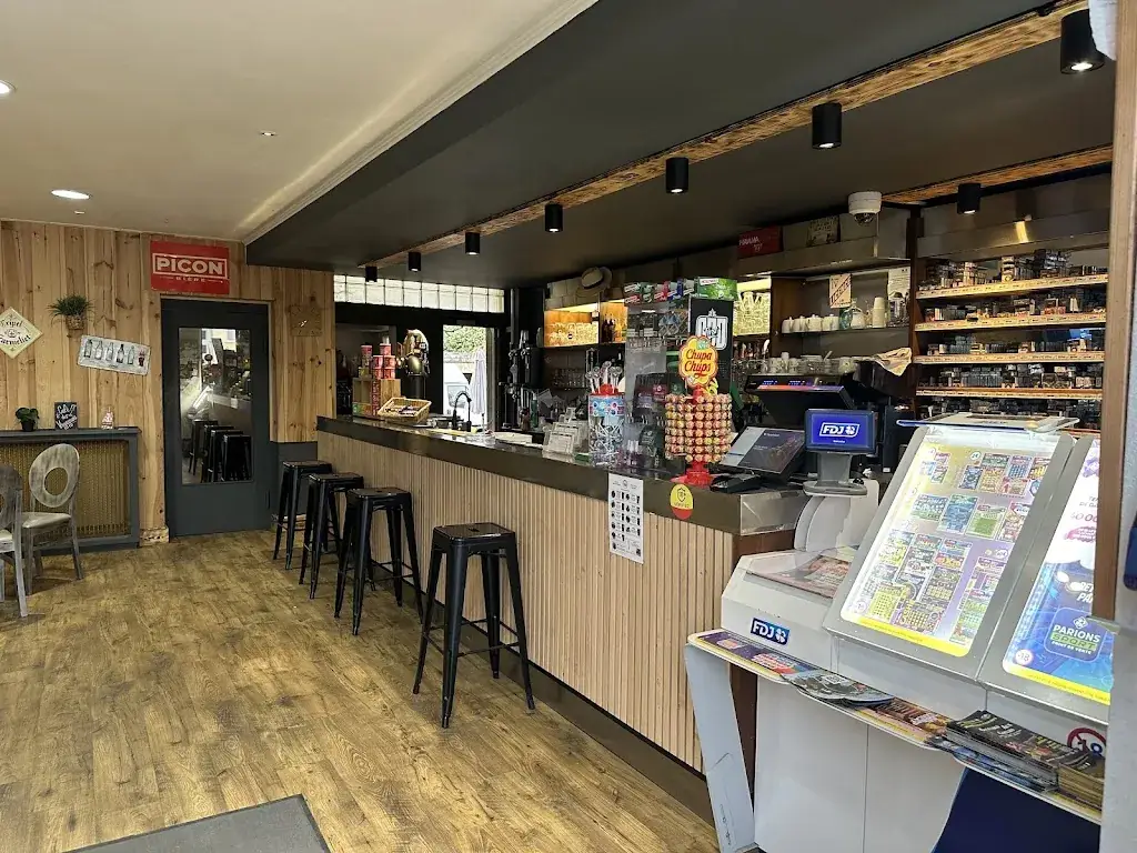 Café des voyageurs_Salignac-Eyvigues_slider_image_3