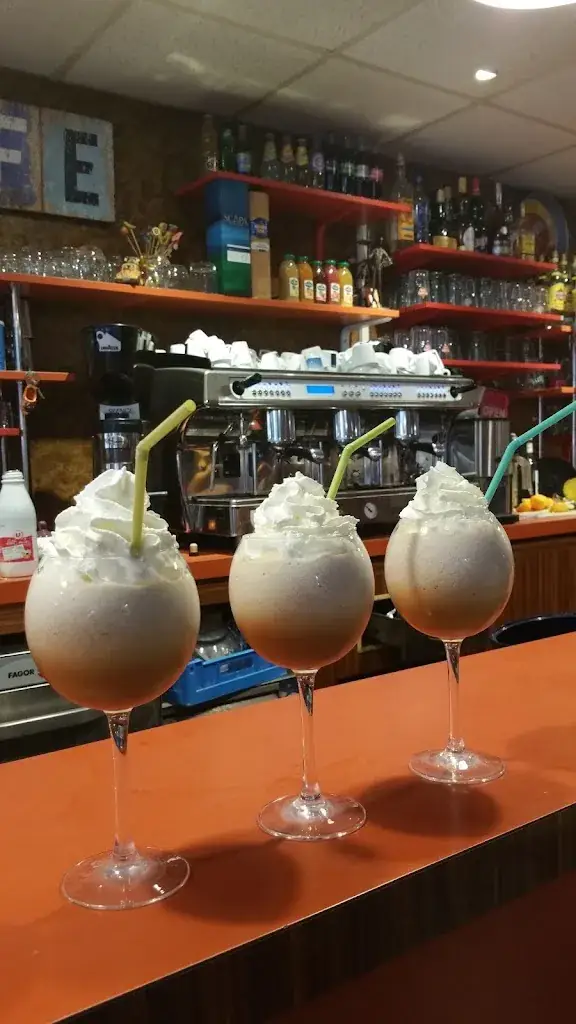 Bar brasserie Autour d’un verre_Sallebœuf_slider_image_3