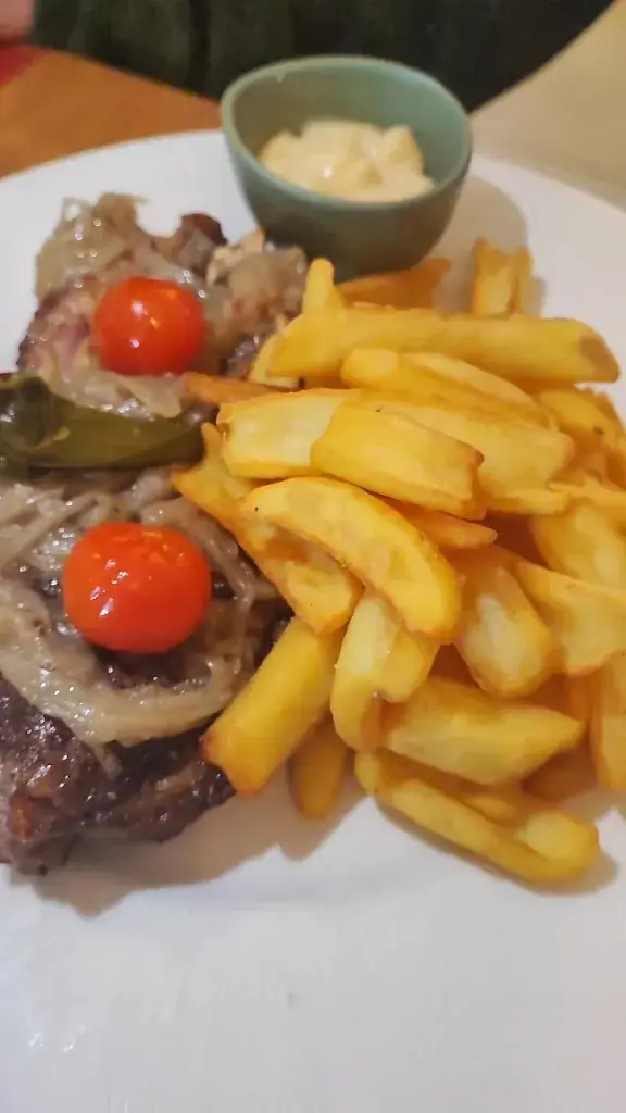 Domeniсa_AU REPAIRE_Salies-de-Béarn_review