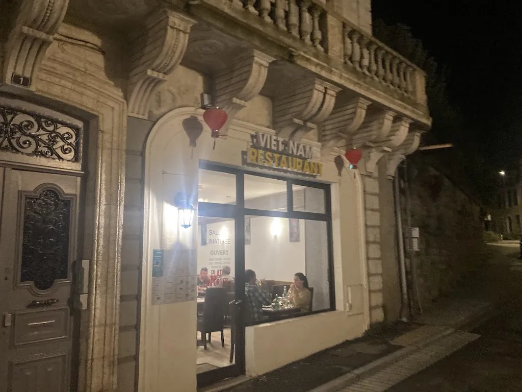 Aidan Murphy_VIET NAM RESTAURANT_Salies-de-Béarn_review