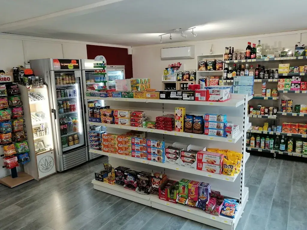 Café du Center_Salles-sur-Mer_slider_image_1