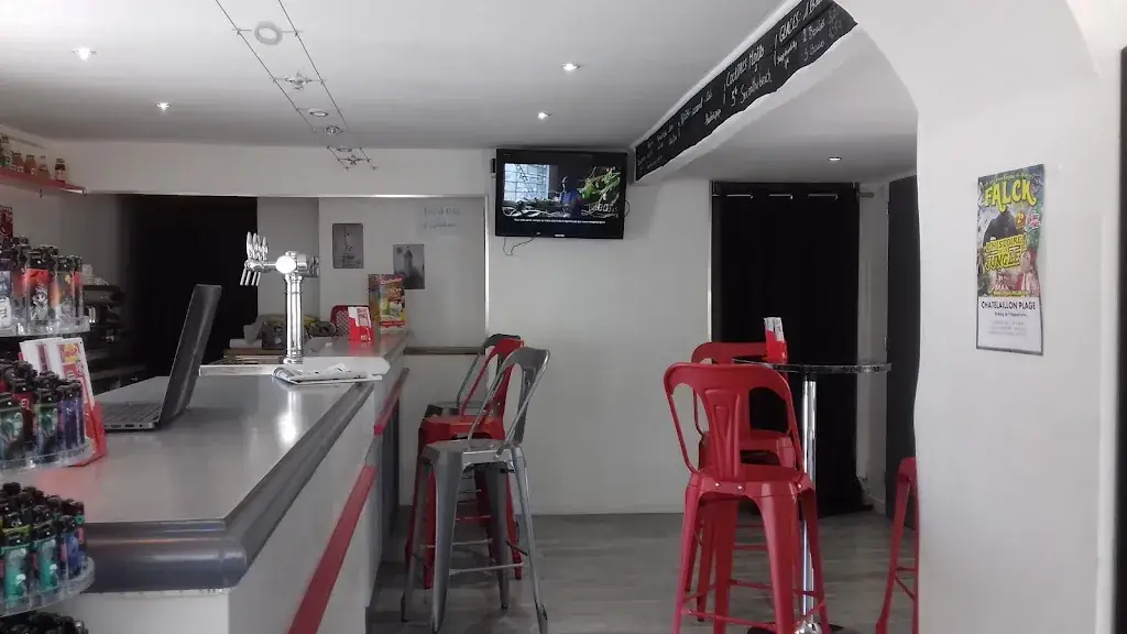 Café du Center_Salles-sur-Mer_slider_image_3