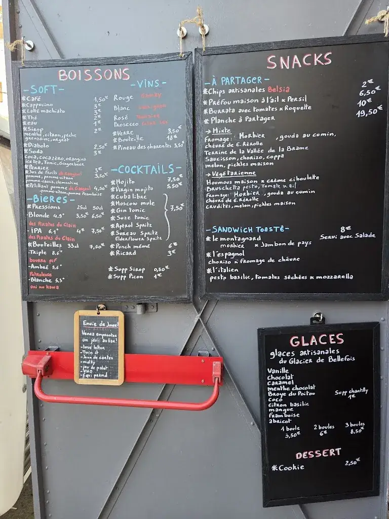 JMT PROD _L'insolite retro-guinguette_Montmorillon_review