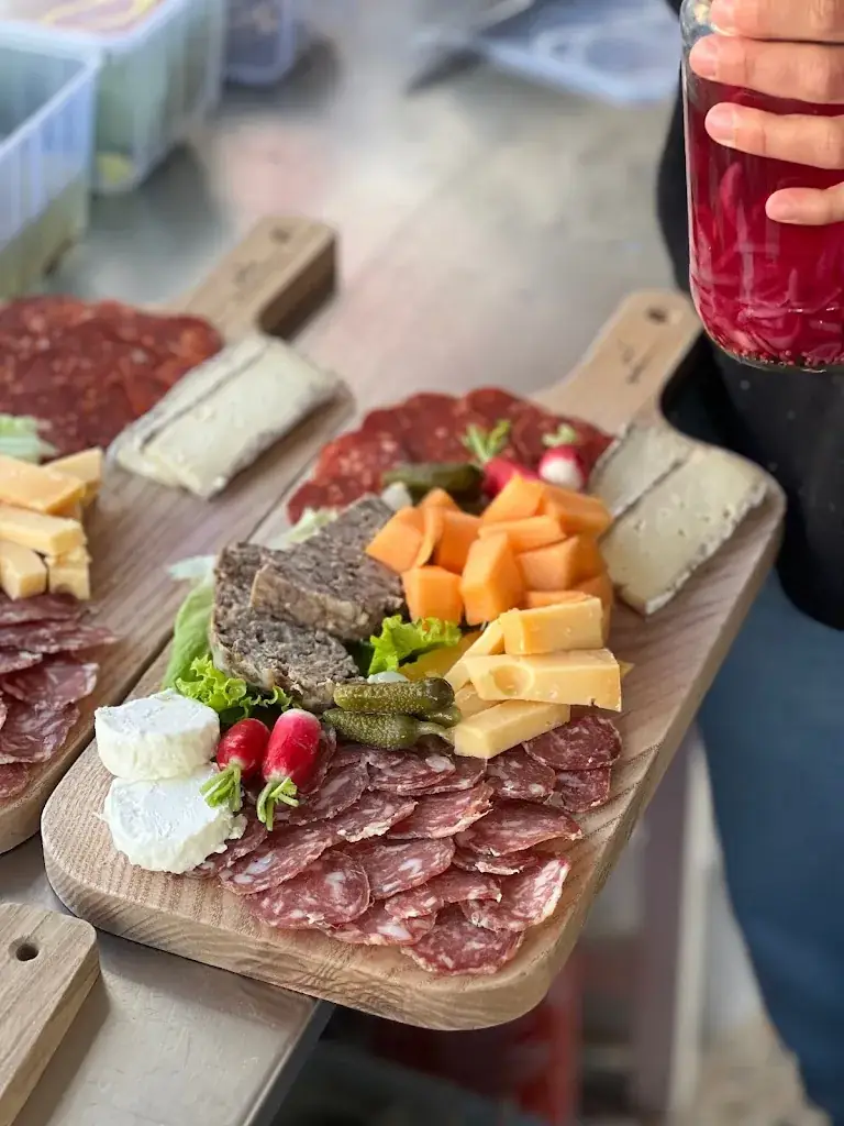 L'insolite retro-guinguette_Montmorillon_slider_image_3