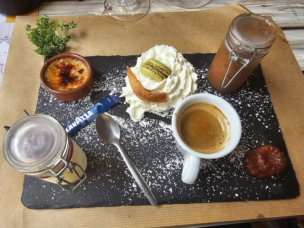 Sylvia Pavlova_Les Arcades_Sauveterre-de-Guyenne_review