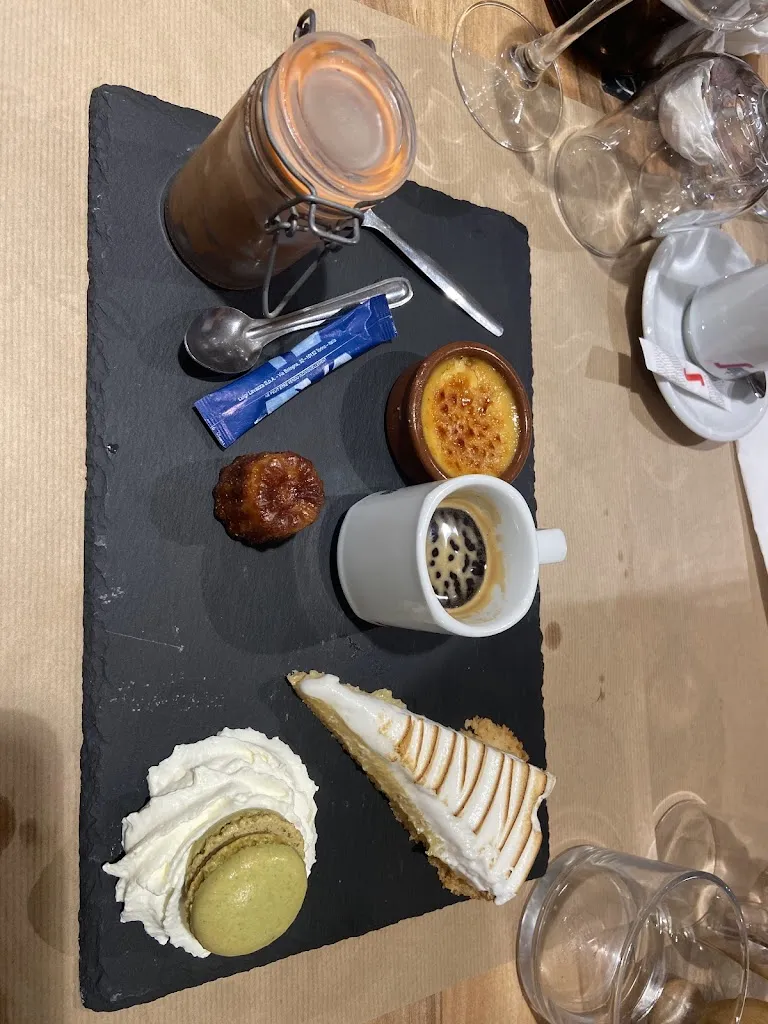 Colin Miles_Les Arcades_Sauveterre-de-Guyenne_review