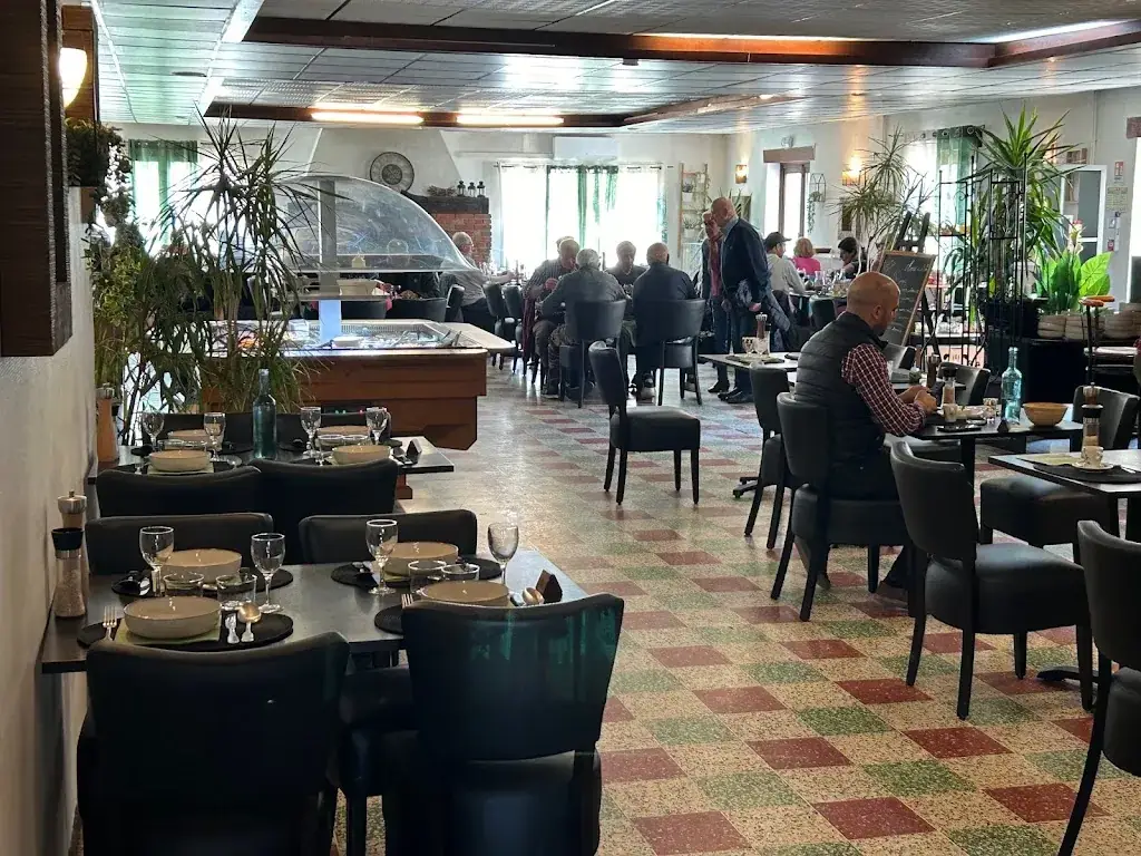 L'auberge de Saint Jean Baptiste restaurant in Sauveterre-de-Guyenne