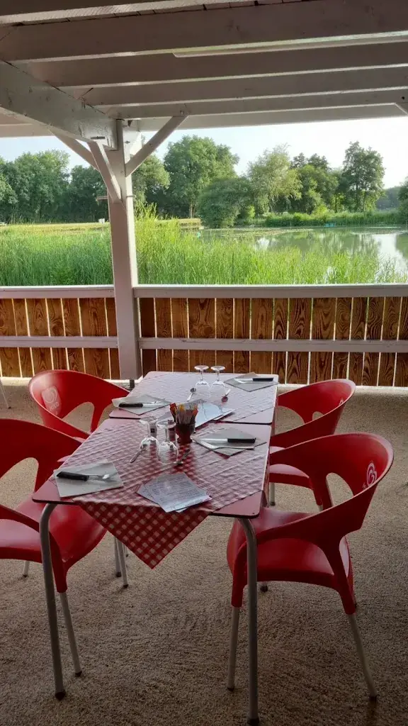 le cabanon restaurant in 79190