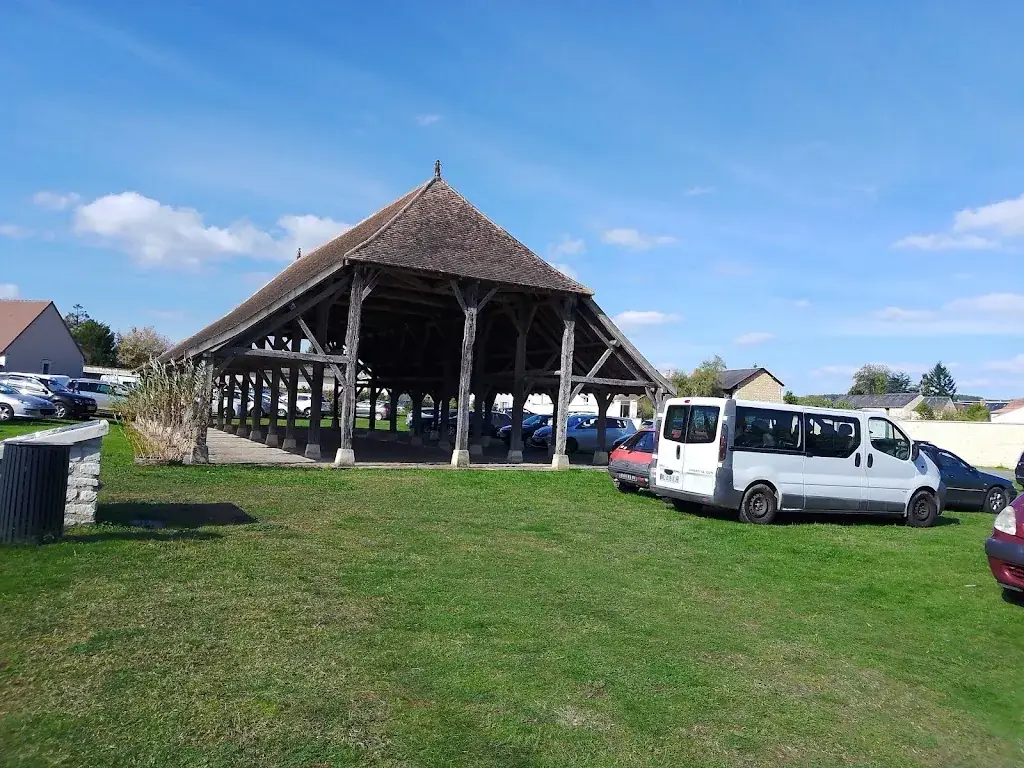 Autour des Halles_Scorbé-Clairvaux_slider_image_3