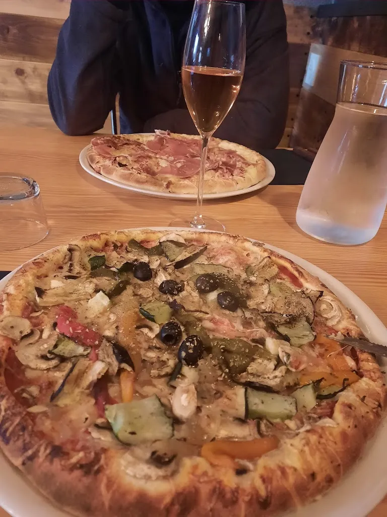 Cindy Bougard-gendron_La Casa_Seilhac_review