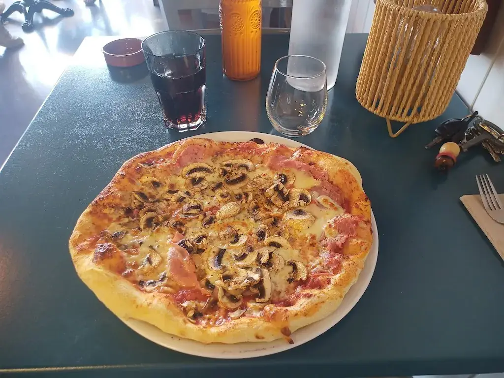 Aurelien Levy_Pizzeria L'Antique_Semussac_review