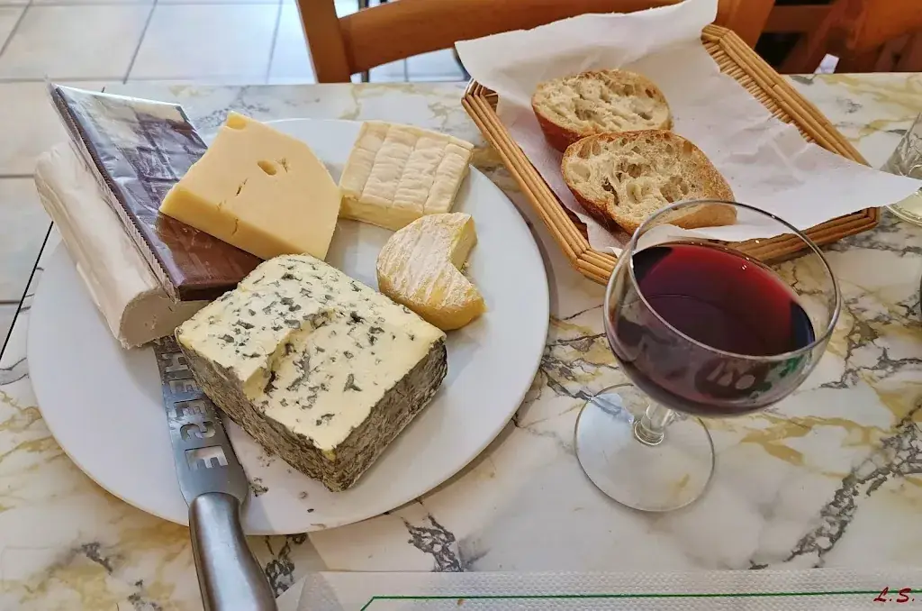 Bar restaurant du Moulin_Solignac-sous-Roche_slider_image_2