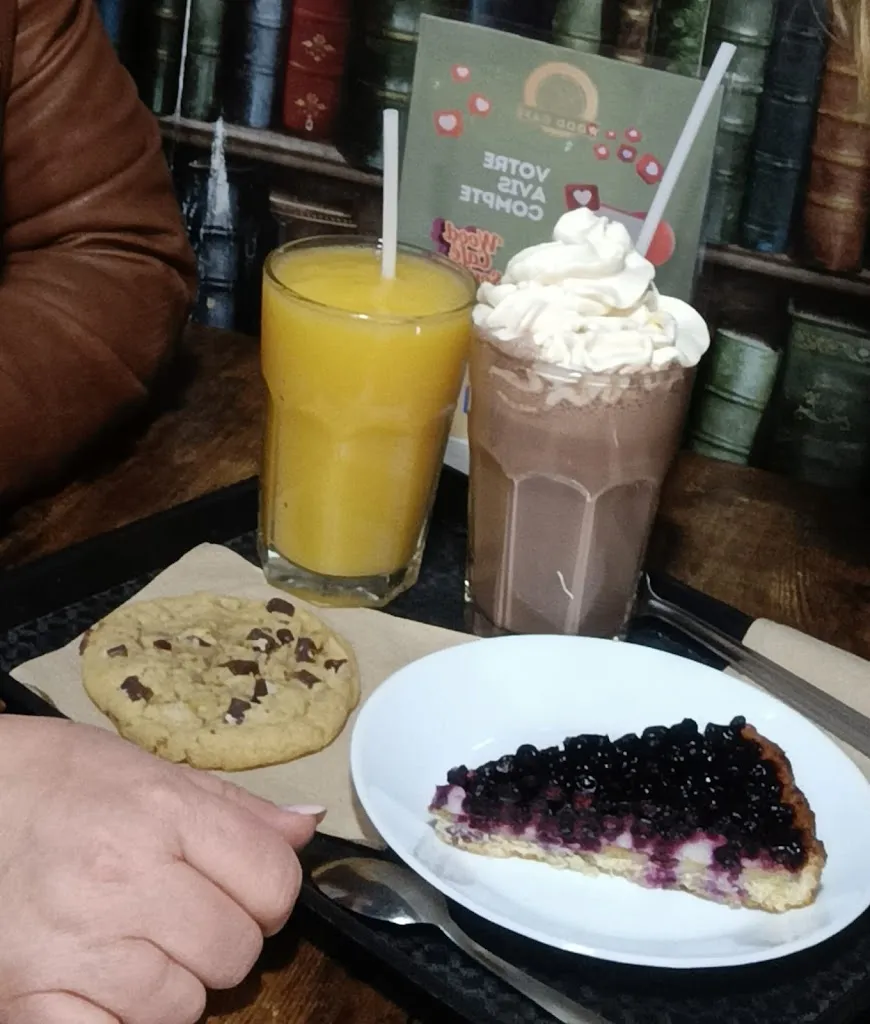 Isabelle Nompex_Wood Café_Soyaux_review