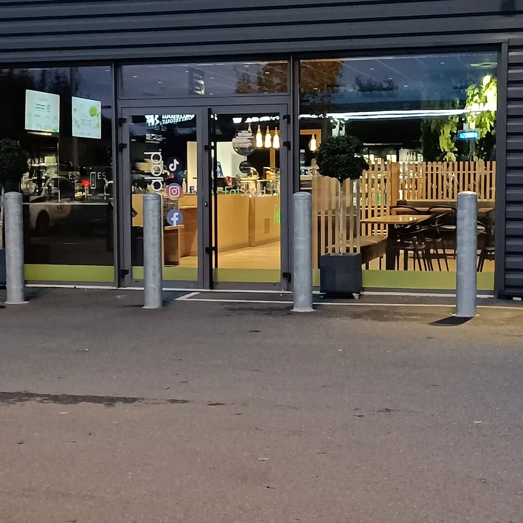 Eat Salad restaurant in Soyaux