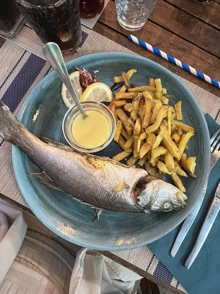 Nisrine Ta_Au petit Saintemarie_Soustons_review