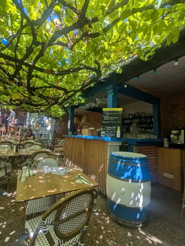 James Broadley_La Bodega_Soulac-sur-Mer_review