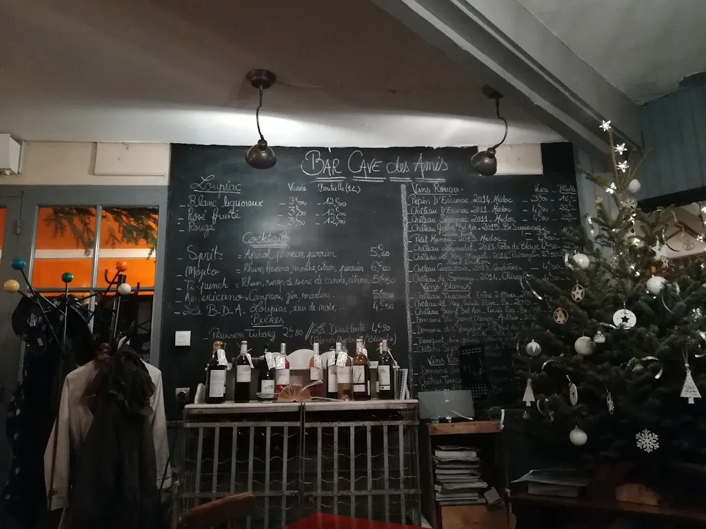 Ian Ashmeade_Bar Cave des Amis_Soulac-sur-Mer_review