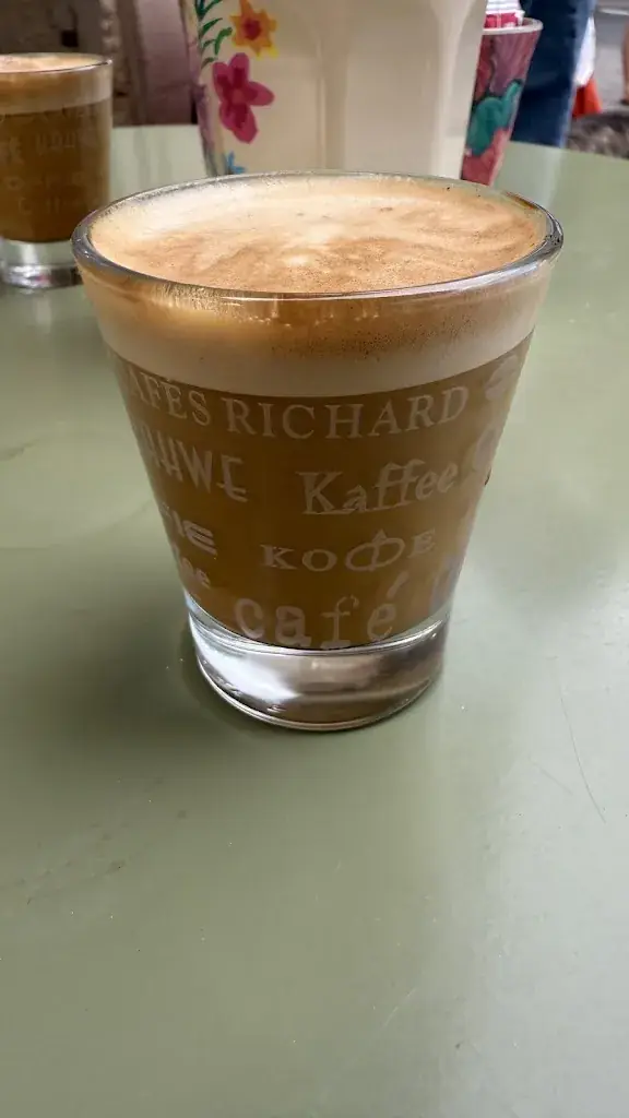 Dierk Amelung_Slurp_Soulac-sur-Mer_review