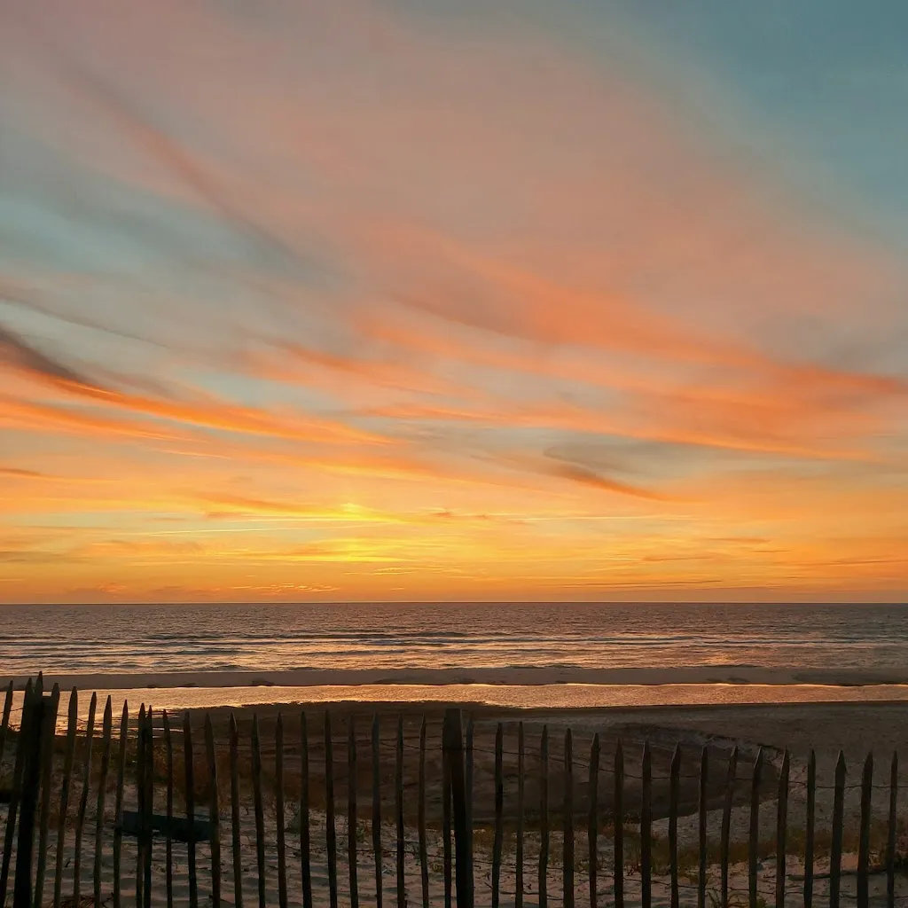 Sean Moran_Le Nautilus_Soulac-sur-Mer_review