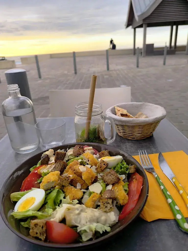 Martine à la plage_Soulac-sur-Mer_slider_image_3