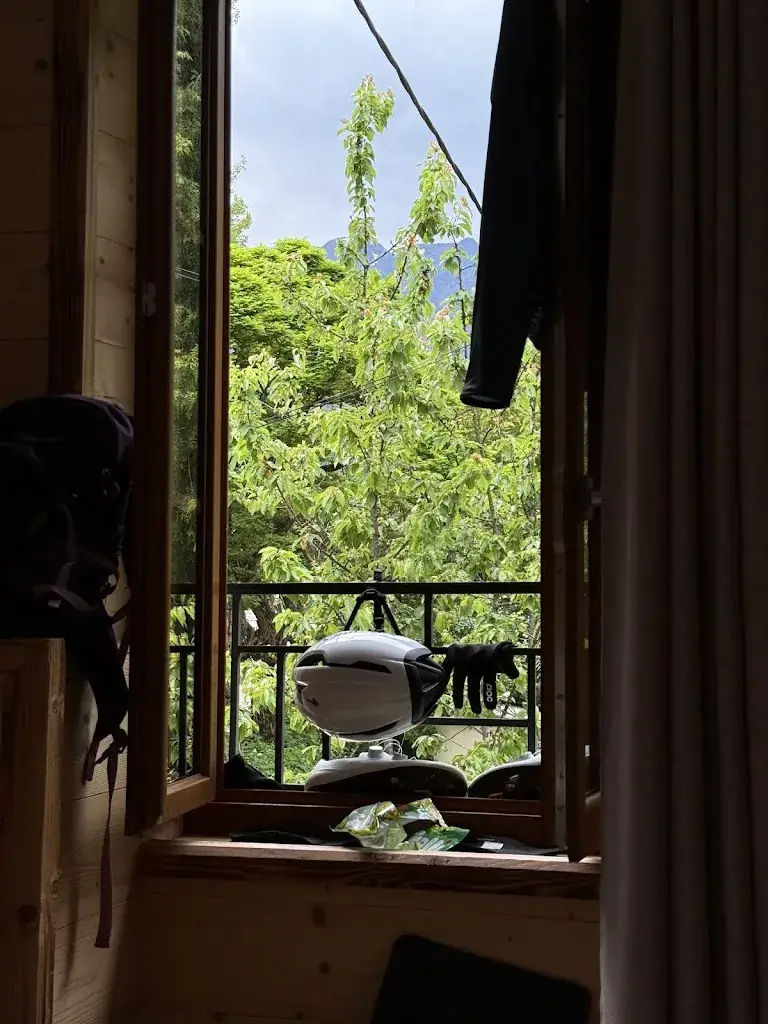 Josh Schrader_B.O. Lodge_Bourg-d'Oisans_review