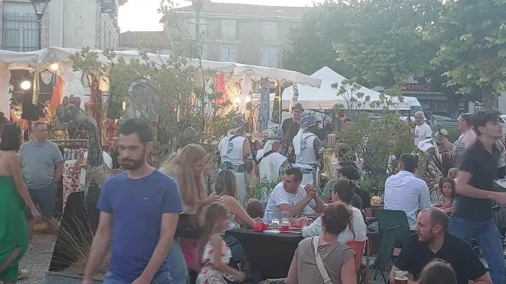 Matt- Fuller-Gmail_Café Le Français_Surgères_review