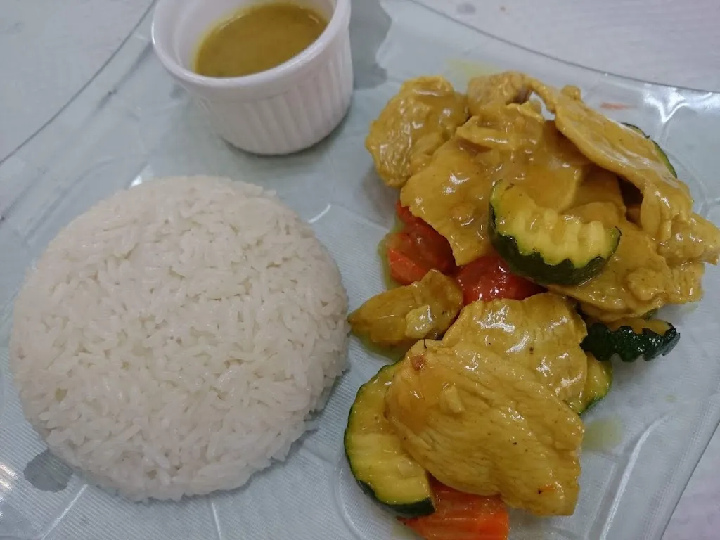 Le Petit Saigon Chez Giap_Surgères_slider_image_2