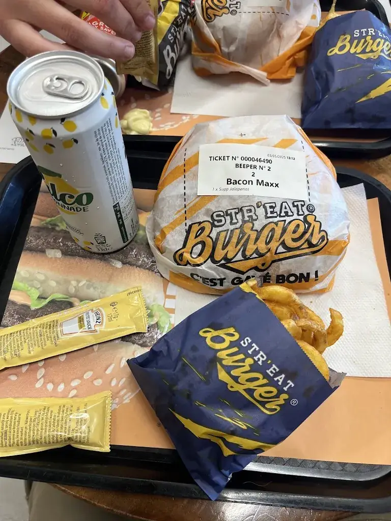 Lucas P._Str'eat Burger Talence_Talence_review