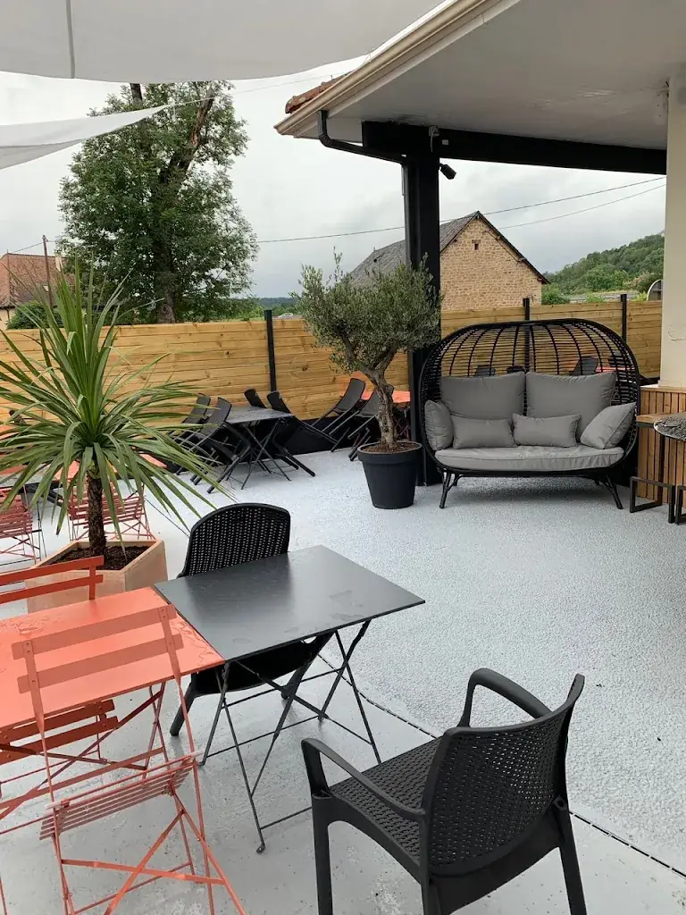 Le Dépôt Restaurant in Ussac