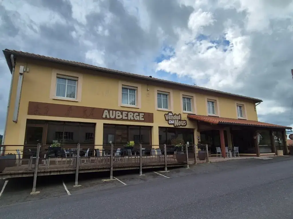 Eva Bagnasco_AUBERGE BÏN VENDÜD CHÂ NOUS_Monastier-sur-Gazeille_recensione