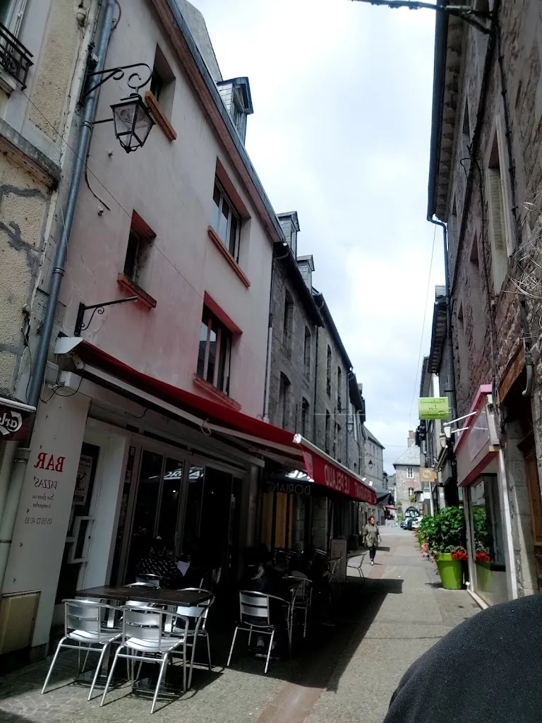 Caroline C._Le Pelaud_Ussel_review