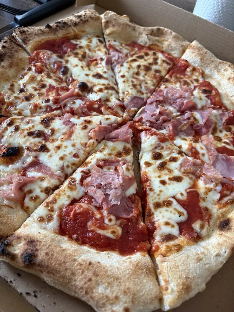 Manon Chefdeville_Pizza Casa Napoli Ussel_Ussel_review