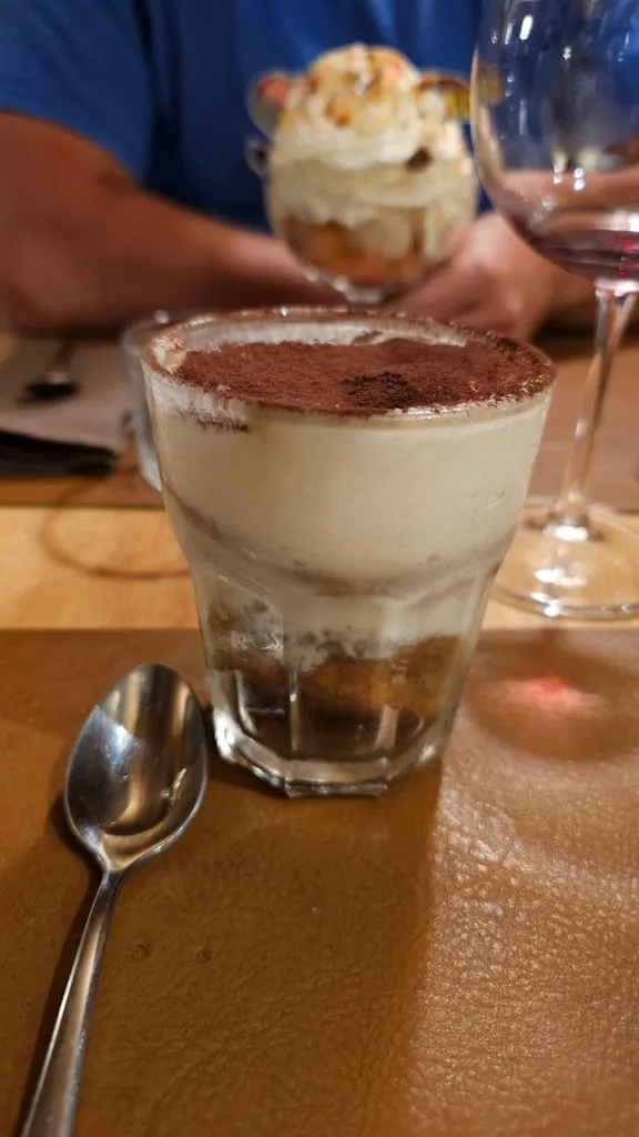 Anne Huin_L'Après Ski_Vars_review