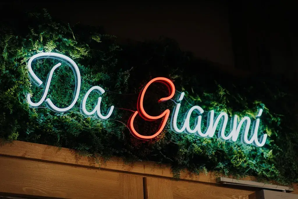 Le Loy's_Vars_slider_image_3