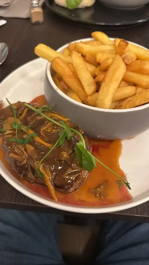 Orkun Baykal_La Table de M_Uzerche_review