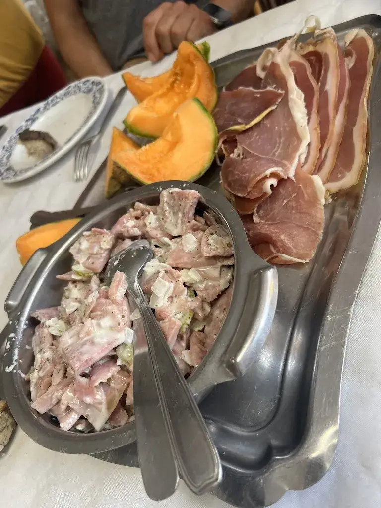 RESTAURANT BAR BERCHAT_Uzerche_slider_image_2