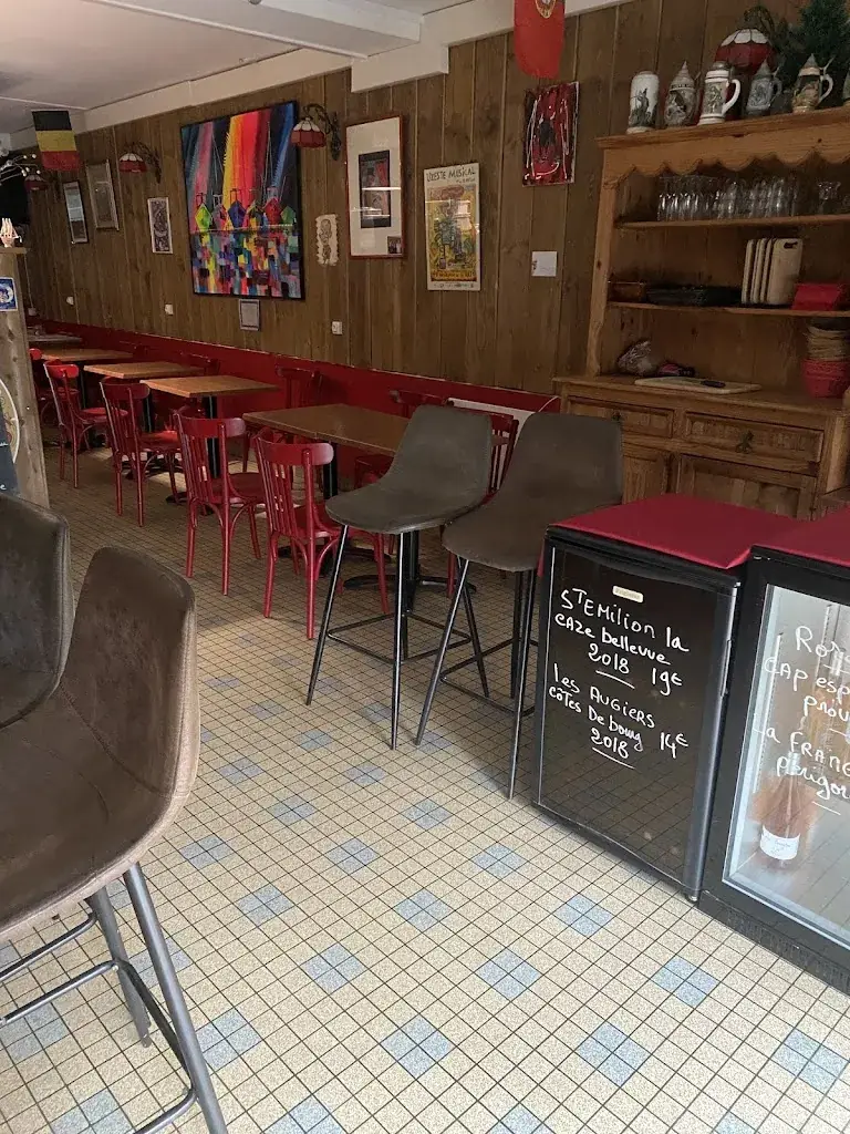 Le Bistrot de Vélines Restaurant in Vélines